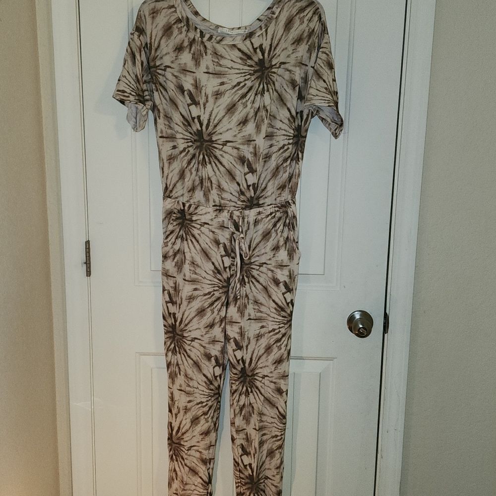 LUSH Geometric Taupe Romper/Jumpsuit Size S, NWOT has original packaging